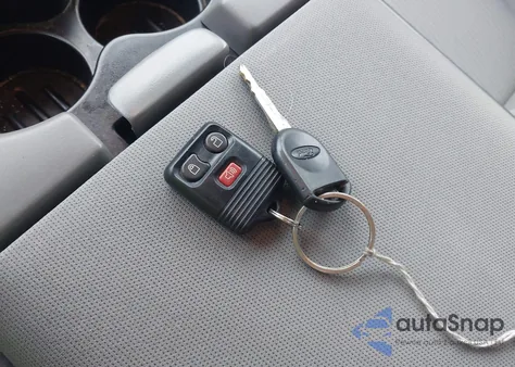 2007 Ford F-150 Fx4/Lariat/Xl/Xlt from USA, damaged, VIN 1FTPX14V87FB16351